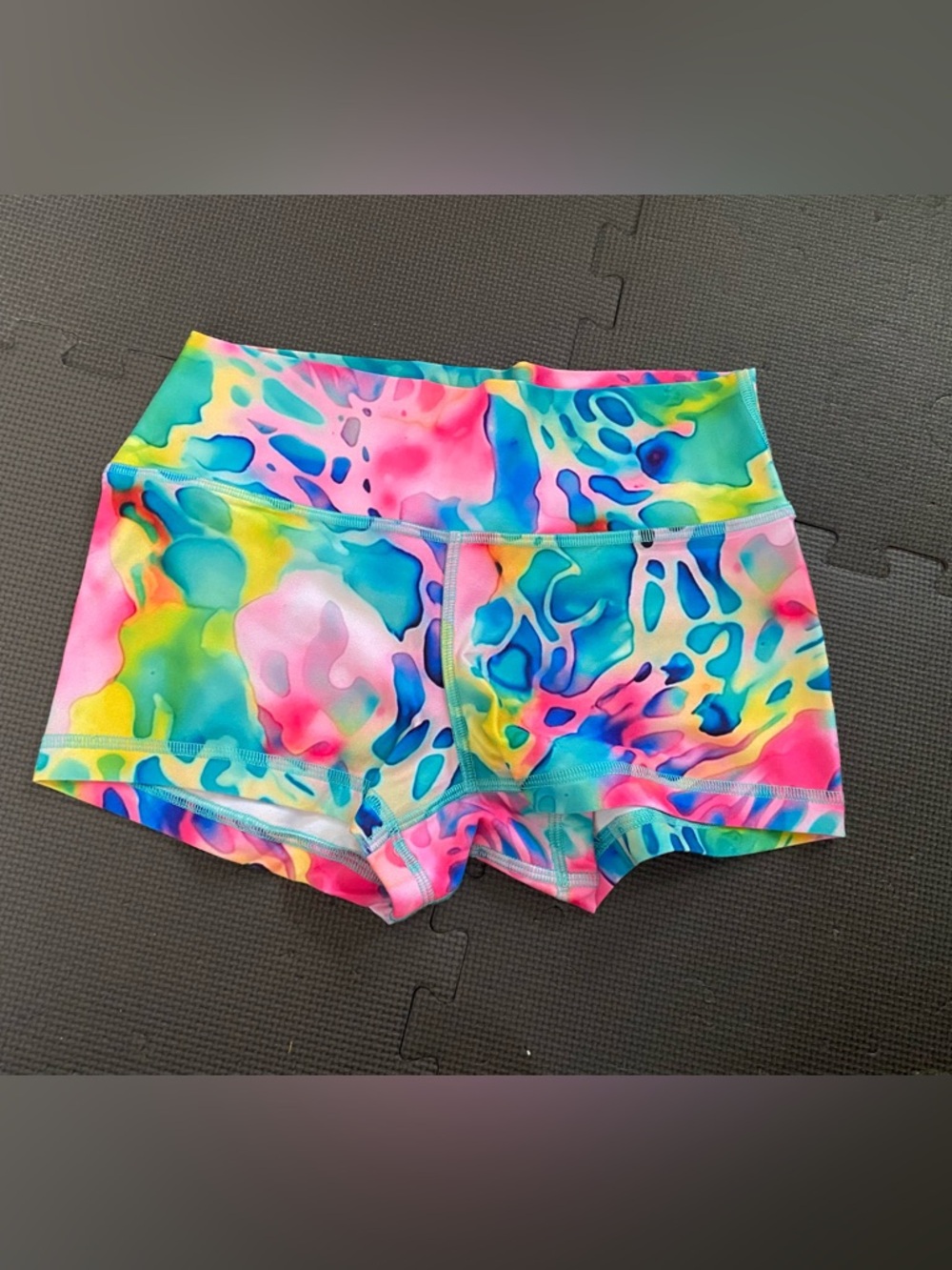 Rok the Box 2.5” shorts, M